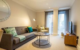2 London Mews